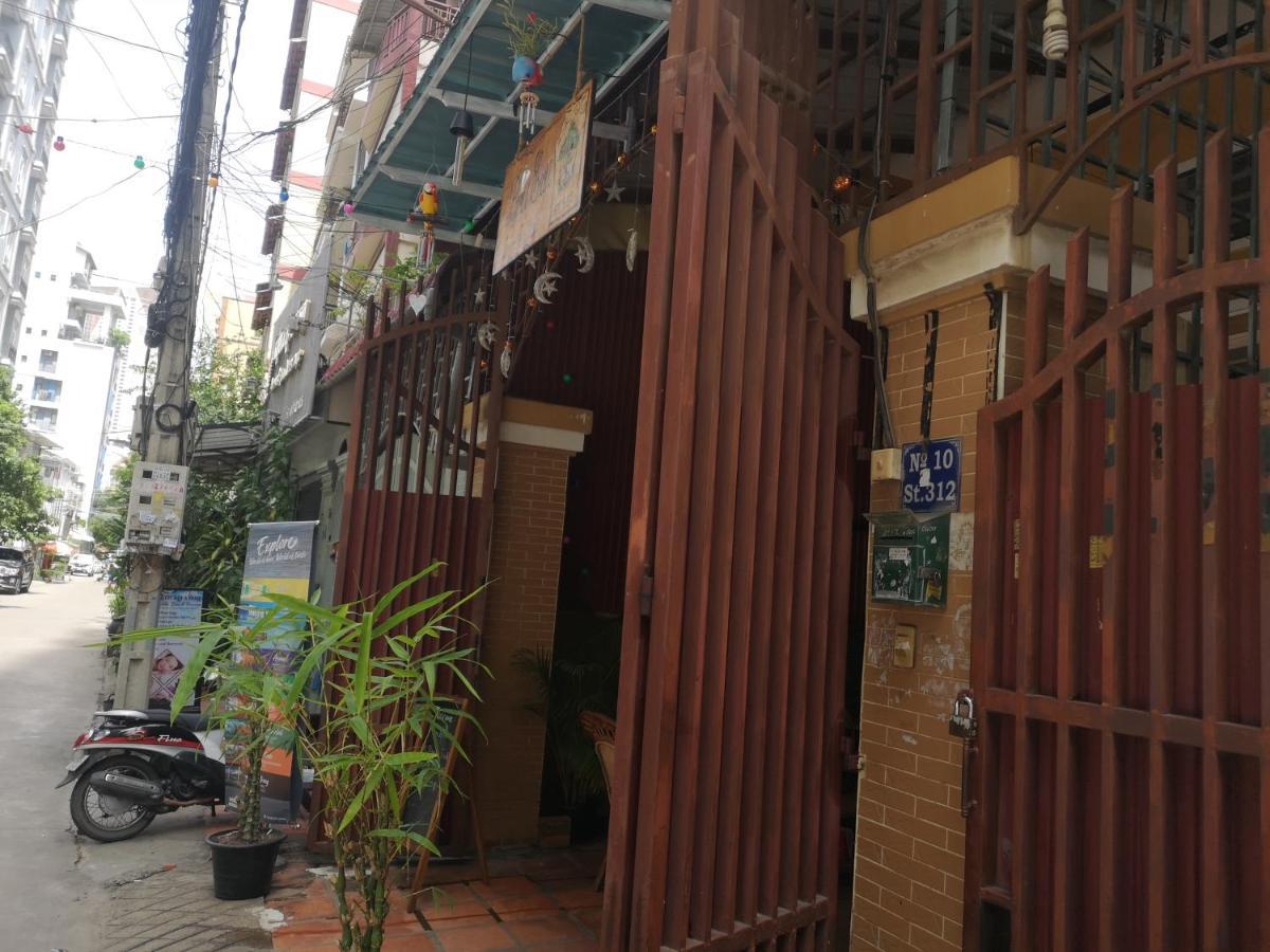 Peri Evi Hostel Phnom Penh Bassac Lane Exterior photo